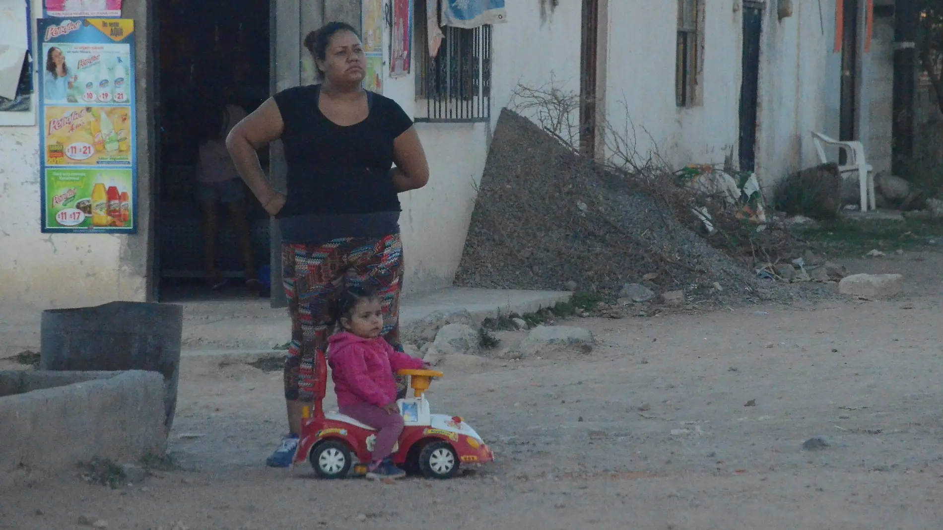 Hay colonias que no tienen espacios para hacer actividades físicas.  Foto Dolores Martínez.